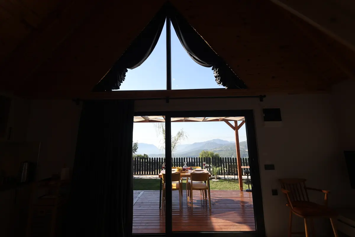 A-frame pencereden manzara